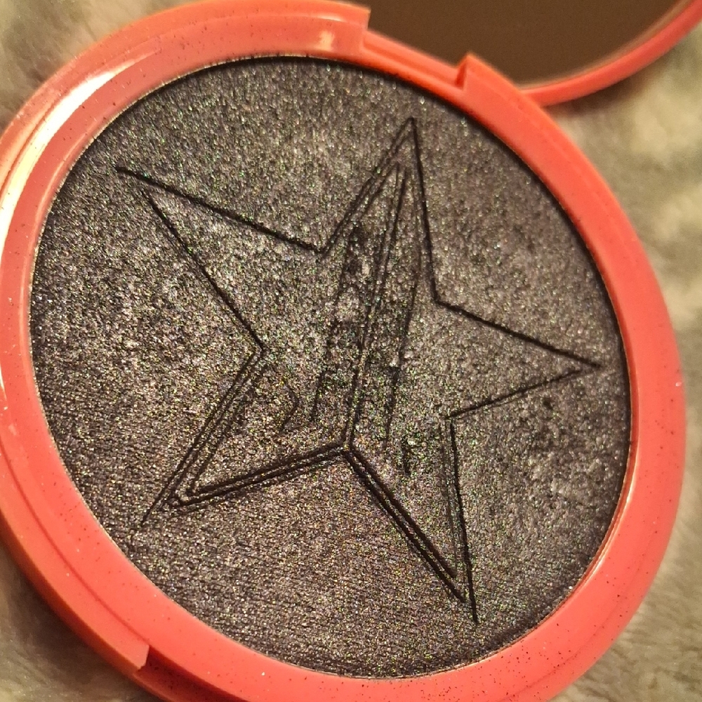 Onyx Ice Skin Frost Highlighter